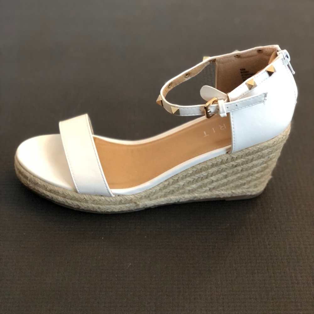 Espirit espadrilles spike details